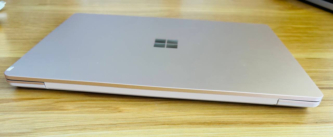Surface Laptop Go (Gold)