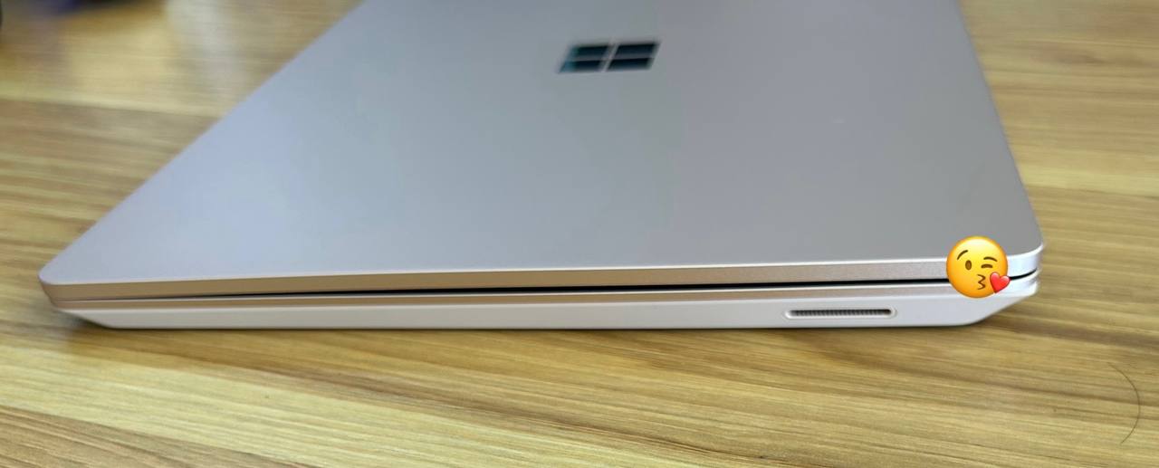 Surface Laptop Go (Gold)