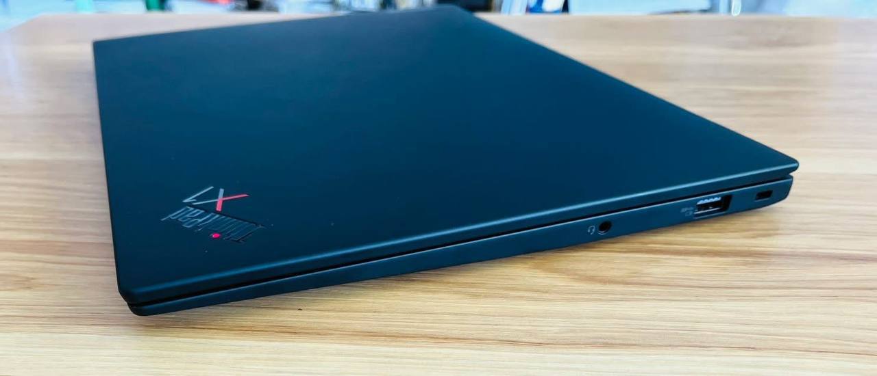 Lenovo Thinkpad X1 Carbon Gen 9