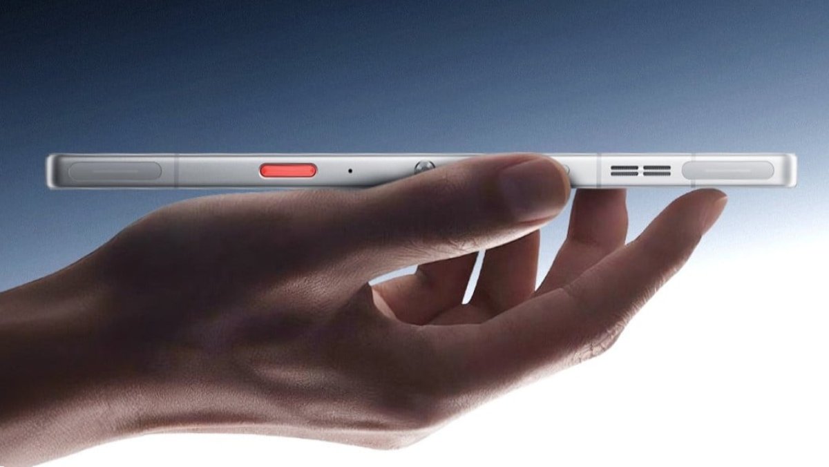 Red Magic 12 Pro+ lộ diện cấu hình khủng: Chip Snapdragon 8 Elite Extreme Gen 6, tản nhiệt kép và màn hình không lỗ đột phá