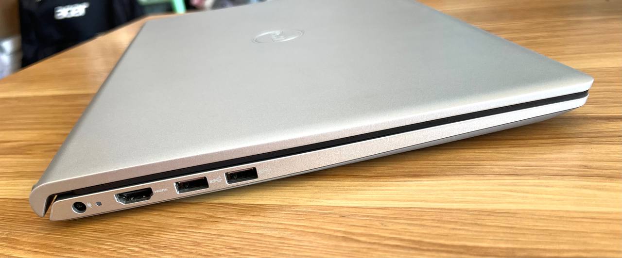 Dell Inspiron 15 3520