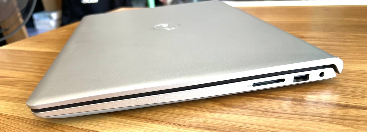 Dell Inspiron 15 3520