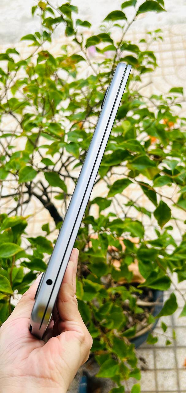 MacBook Air M3 2024