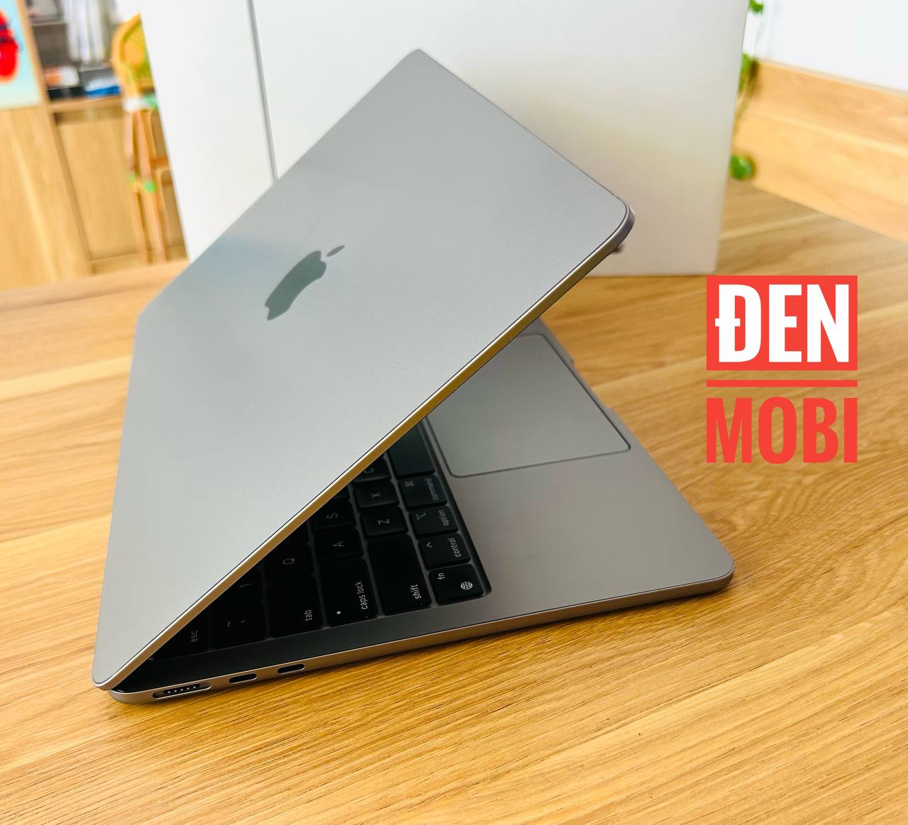 MacBook Air M3 2024