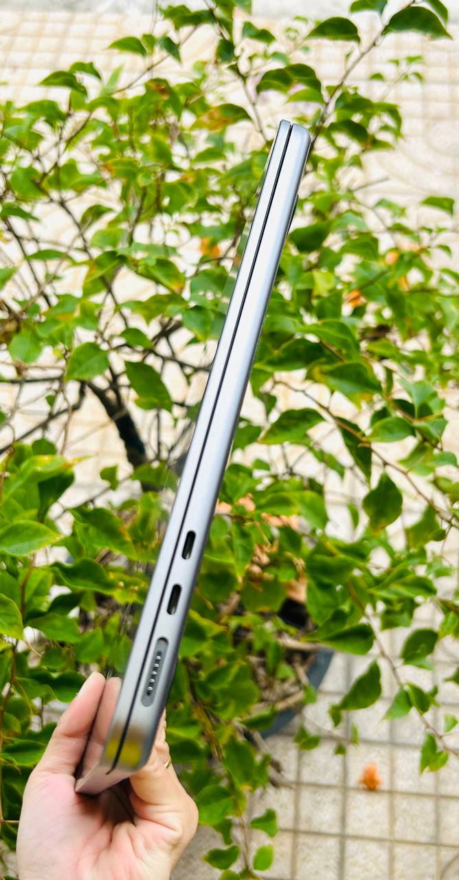 MacBook Air M3 2024