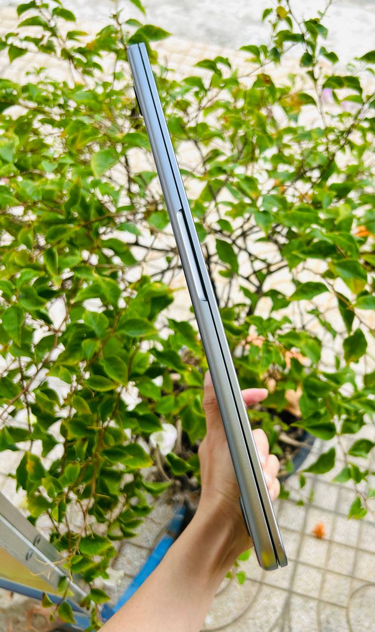 MacBook Air M3 2024